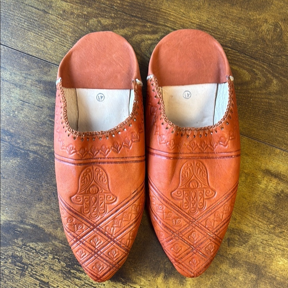 Handcrafted Leather slides clogs Shoes - Orange 41